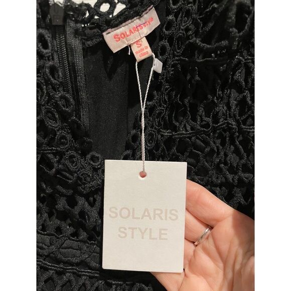 NWT Solaris Bell Sleeve Lace Boho Romper Size Small - Picture 5 of 11